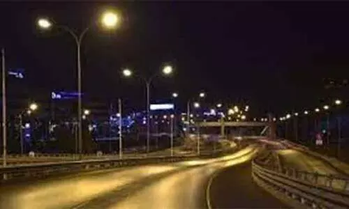 സമ്പൂർണ ലോക്ഡൗൺ നാലുദിവസമാക്കി സമ്പൂർണ ലോക്ഡൗൺ നാലുദിവസമാക്കി