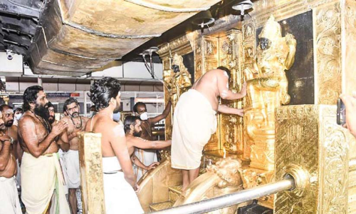 കര്‍ക്കടകമാസ പൂജക്ക്​ ശബരിമല നട തുറന്നു