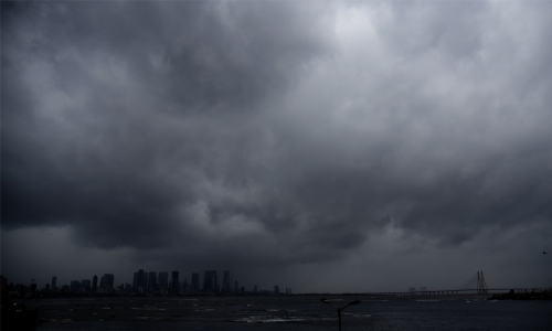 മൺസൂണിന്​ താളപ്പിഴ; മഴമേഘങ്ങൾക്ക്​ രൗദ്രഭാവം