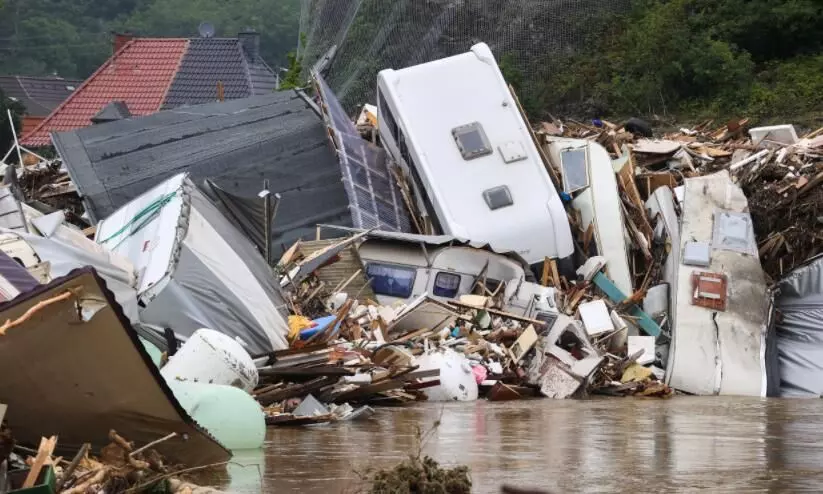 ജർമനിയിലും അയൽരാജ്യങ്ങളിലും പ്രളയപ്പാച്ചിൽ; അമേരിക്കയെ പൊള്ളിച്ച് ഉഷ്ണതരംഗം- കാലാവസ്ഥ വ്യതിയാനം പടിഞ്ഞാറിന്റെ ജീവനെടുക്കുന്നു ജർമനിയിലും അയൽരാജ്യങ്ങളിലും പ്രളയപ്പാച്ചിൽ; അമേരിക്കയെ പൊള്ളിച്ച് ഉഷ്ണതരംഗം- കാലാവസ്ഥ വ്യതിയാനം പടിഞ്ഞാറിന്റെ ജീവനെടുക്കുന്നു
