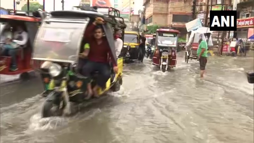 മുംബൈയിൽ കനത്ത മഴയും മണ്ണിടിച്ചിലും; മരണം 20 കടന്നു മുംബൈയിൽ കനത്ത മഴയും മണ്ണിടിച്ചിലും; മരണം 20 കടന്നു