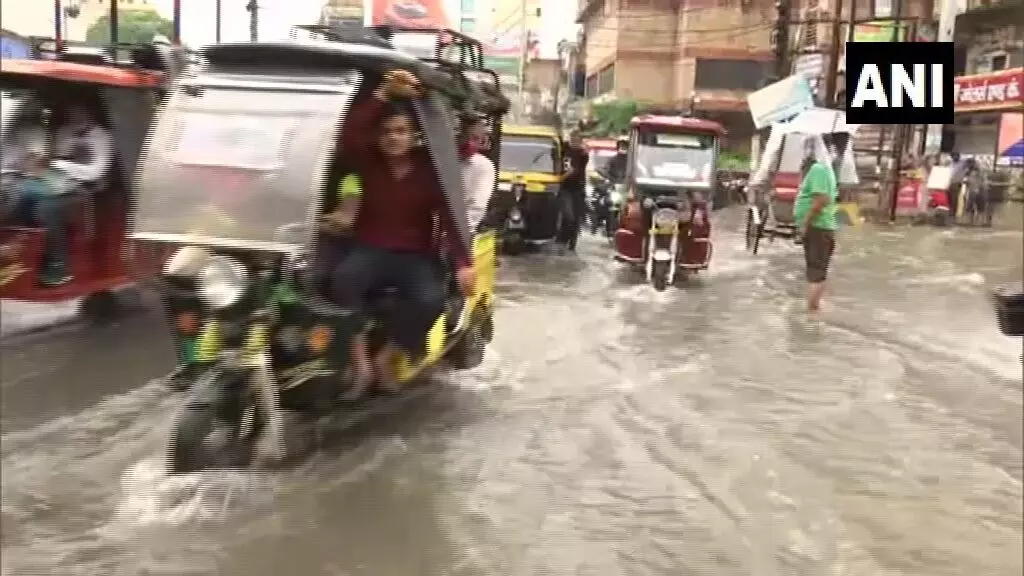 മുംബൈയിൽ കനത്ത മഴയും മണ്ണിടിച്ചിലും; മരണം 20 കടന്നു