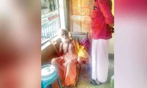 അവശനായ വയോധികനെ അഗതിമന്ദിരത്തിലേക്കു മാറ്റി