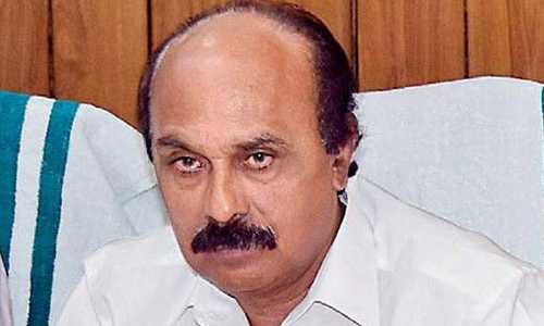 മരം മുറി: റവന്യൂവകുപ്പിൽ നടക്കുന്നത്​ മുൻ മന്ത്രിയെ രക്ഷിക്കാൻ പരിശ്രമം; കോൺഗ്രസ്​ ബന്ധമുള്ള ജീവനക്കാരെ നീക്കുന്നത്​ തുടരും