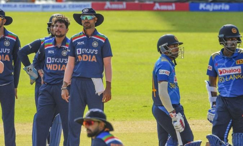 ഇതൊക്കെ എന്ത്​; ലങ്കയെ നിലം തൊടീക്കാതെ പറത്തി ഇന്ത്യ