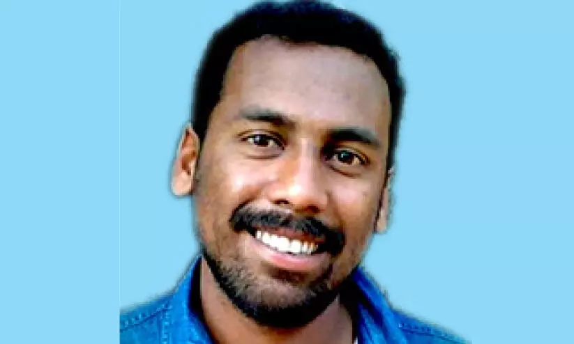 കു​ടും​ബ​വ​ഴക്ക്​: യുവാ​വ് ത​ട്ടു​ക​ട​ വ​രാ​ന്ത​യി​ൽ തൂ​ങ്ങി മ​രി​ച്ച നി​ല​യി​ൽ