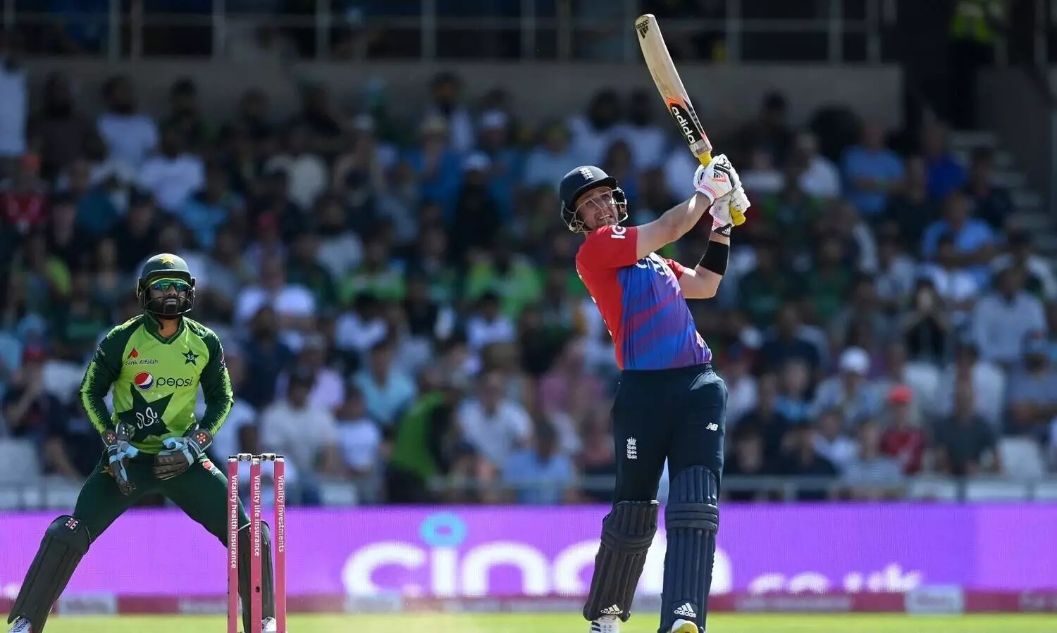 122 മീറ്റർ! ലിവിങ്​സ്​റ്റോൺ അടിച്ചത്​ എക്കാലത്തേയും വലിയ സിക്​സറുകളിലൊന്ന്​; വിഡിയോ കാണാം