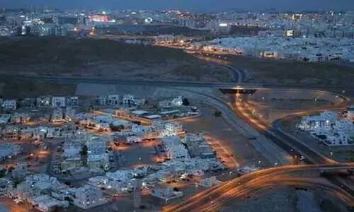 സമ്പൂർണ ലോക്ഡൗൺ നാളെ മുതൽ: ഹൈപർമാർക്കറ്റുകളിൽ വൻ തിരക്ക്; ചിലയിനം ഭക്ഷ്യ ഉൽപന്നങ്ങൾ കിട്ടാനില്ല സമ്പൂർണ ലോക്ഡൗൺ നാളെ മുതൽ: ഹൈപർമാർക്കറ്റുകളിൽ വൻ തിരക്ക്; ചിലയിനം ഭക്ഷ്യ ഉൽപന്നങ്ങൾ കിട്ടാനില്ല