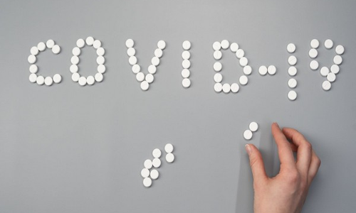 മാ​റി​മ​റി​ഞ്ഞ്​ ടി.​പി.​ആ​ർ  ന​ട്ടം​തി​രി​ഞ്ഞ്​ ജ​നം