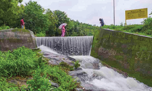 chathanchira waterfalls