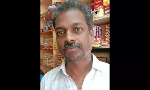 ബേക്കറിയുടമ കടക്കുള്ളിൽ തൂങ്ങി മരിച്ച നിലയിൽ