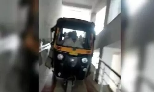 ആശുപത്രിയുടെ അഞ്ചാം നിലയിലേക്ക്​ അയാൾ ഓ​ട്ടോ ഒാടിച്ചുകയറ്റിയത്​ ഇതിനാണ്​