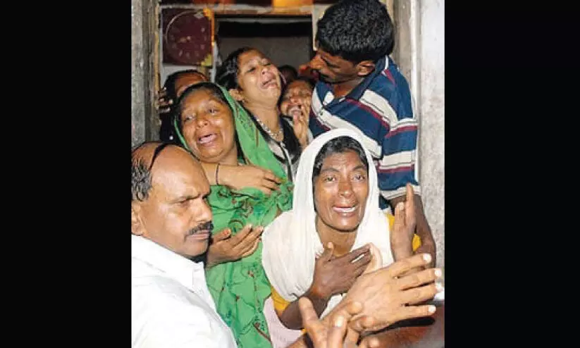 മാലിക്: കൊന്നാല്‍ മാത്രം അനുസരിക്കുന്ന ജനതയുടെ കഥ