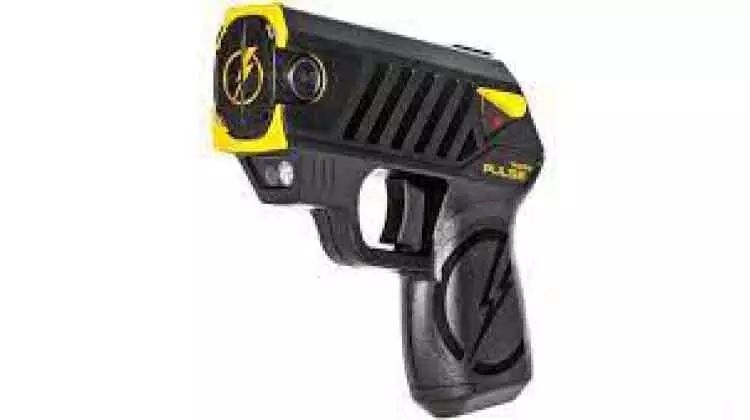 സുരക്ഷ ഉദ്യോഗസ്ഥർക്ക് സ്റ്റൺ ഗണ്ണും കുരുമുളക് സ്പ്രേയും നൽകും സുരക്ഷ ഉദ്യോഗസ്ഥർക്ക് സ്റ്റൺ ഗണ്ണും കുരുമുളക് സ്പ്രേയും നൽകും