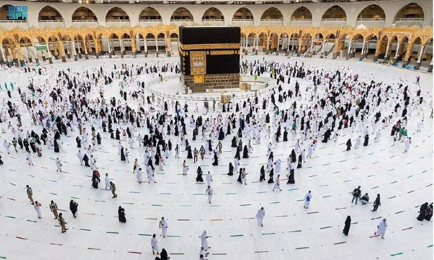 ഹാ​ജി​മാ​ർ വീ​ണ്ടും മി​ന​യി​ൽ; ജം​റ​ക​ളി​ൽ ക​ല്ലെ​റി​യ​ൽ​ ആ​രം​ഭി​ച്ചു