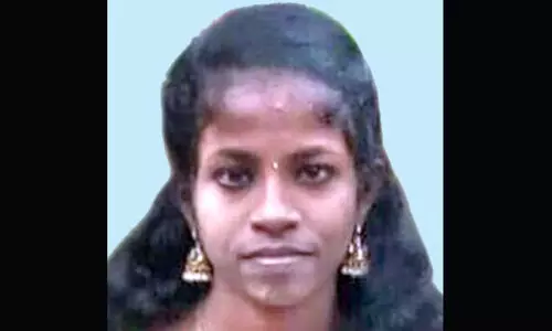 യു​വ​തി കി​ണ​റ്റി​ൽ വീ​ണു​മ​രി​ച്ച നി​ല​യി​ൽ