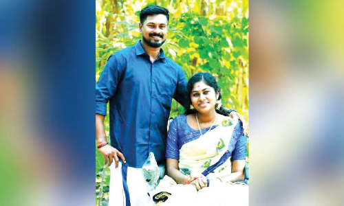 അരയ്​ക്ക് താഴെ തളര്‍ന്ന യുവതിക്ക്​ മംഗല്യമൊരുക്കാൻ സി.പി.എം