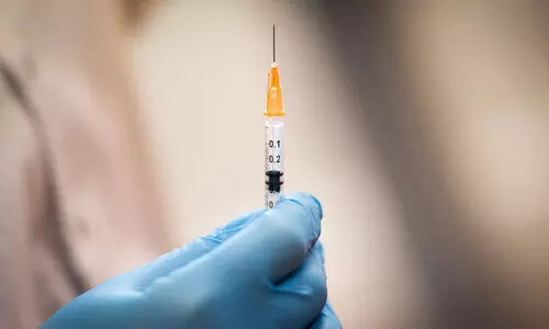 വാക്​സിനെടുക്കാനും ഇനി നെഗറ്റിവാകണം