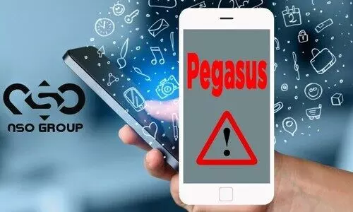 ചാ​ര​വ​ല​യ​ത്തി​ൽ കു​രു​ങ്ങി​യ സ്വാ​ത​ന്ത്ര്യം