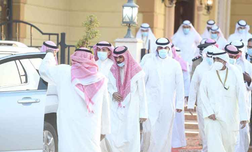 പ്ര​മു​ഖ​രെ​ല്ലാം ന​മ​സ്​​ക​രി​ച്ച​ത്​ മ​സ്​​ജി​ദ്​ ബി​ലാ​ൽ റ​ബാ​ഹി​ൽ