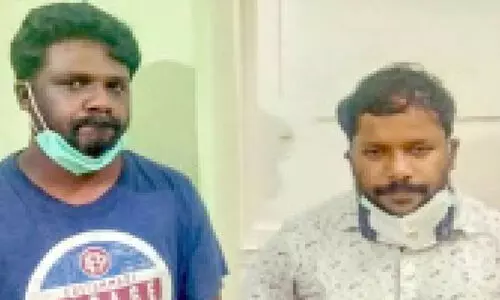 വീ​ട്ട​മ്മ​യെ ക​ബ​ളി​പ്പി​ച്ച് 21 ല​ക്ഷം ത​ട്ടി​യ  പ്ര​തി​ക​ൾ പി​ടി​യി​ൽ