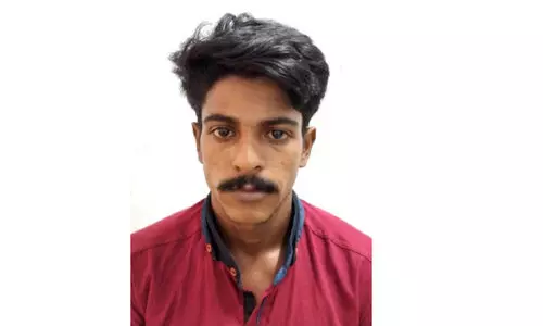 ര​ണ്ട​ര വ​യ​സ്സു​ള്ള കു​ട്ടി​യു​ടെ ഫോ​ട്ടോ ഉ​പ​യോ​ഗി​ച്ച് ചി​കി​ത്സ തട്ടിപ്പിന്​ ശ്രമിച്ചയാൾ അറസ്റ്റിൽ