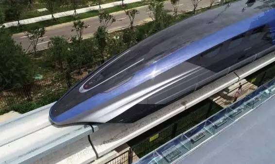 600 കിലോമീറ്ററിൽ പറക്കും ട്രെയിൻ കന്നിയാത്ര നടത്തി ചൈന 600 കിലോമീറ്ററിൽ പറക്കും ട്രെയിൻ കന്നിയാത്ര നടത്തി ചൈന