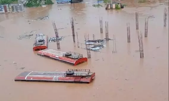 കൊങ്കണിൽ തീവ്രമഴ; 6,000 ട്രെയിൻ യാത്രക്കാർ കുടുങ്ങി