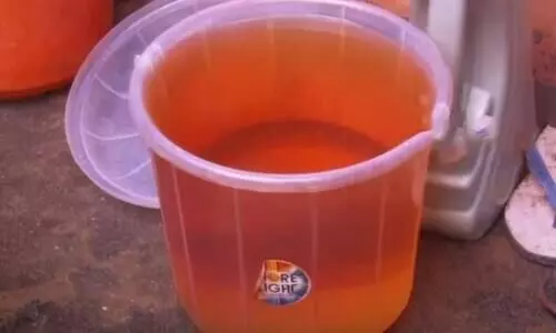 വടകരയിൽ ചുവപ്പുമഴ; ആശങ്കയിൽ നാട്ടുകാർ