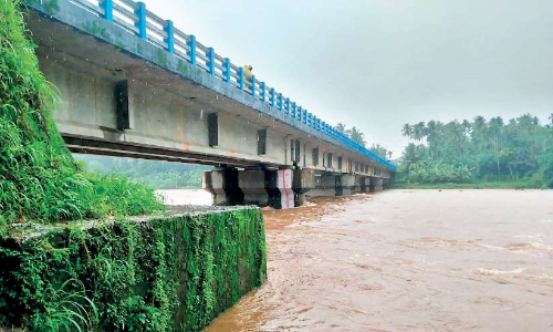 മലയോരത്ത് കാലവര്‍ഷം കനത്തു; പുഴകളില്‍ ജലനിരപ്പുയര്‍ന്നു