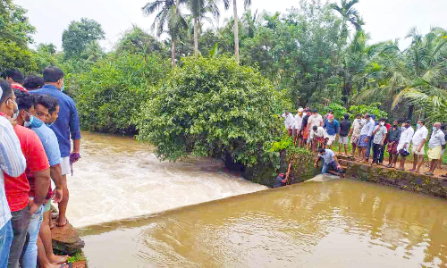 കടവത്തൂർ പുഴ: അപകടം പതിയിരിക്കുന്ന ആറ്റുപുറം എ.സി കെട്ട്