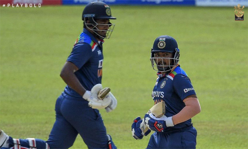 ഇന്ത്യയെ 225 റൺസിന്​ ചുരുട്ടിക്കെട്ടി ലങ്ക