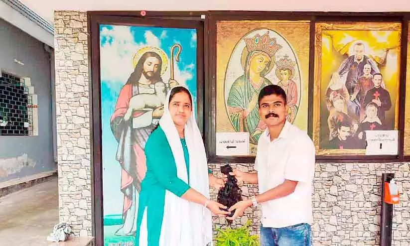 സാന്ത്വനം പകരാനായി യദുവി​െൻറ കാർക്കൂന്തൽ