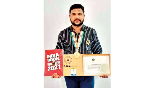 ഏ​ഷ്യ ബു​ക്ക് ഓ​ഫ് റെ​ക്കോ​ഡ്സി​ൽ ഇ​ടം നേ​ടി ശ്യാം ​വേ​ങ്ങ​ല്ലൂ​ർ