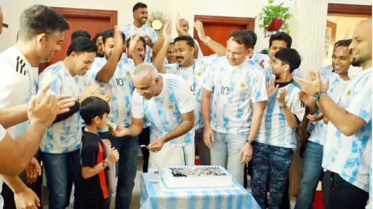 ഫുട്​ബാൾ താരത്തിന്​ കൈത്താങ്ങായി അർജൻറീന ഫാൻസ്​