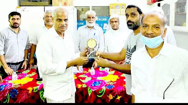 അബ്ദുറഹ്മാൻ മേമഞ്ഞോളിക്ക് യാത്രയയപ്പ് നൽകി അബ്ദുറഹ്മാൻ മേമഞ്ഞോളിക്ക് യാത്രയയപ്പ് നൽകി