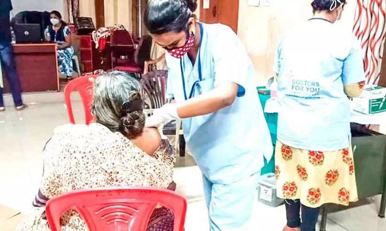 വാക്​സിനേഷൻ ജില്ലക്ക്​ താങ്ങായി ഡോക്​ടേഴ്​സ്​ ഫോർ യു സംഘം