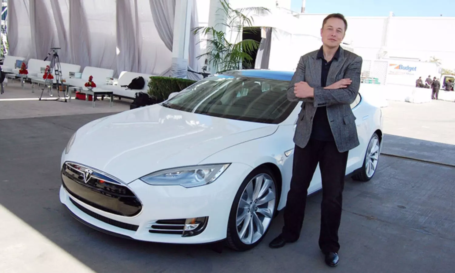 വൈദ്യുതി വിൽക്കാനും അനുവദിക്കണം; അപേക്ഷയുമായി ടെസ്​ല