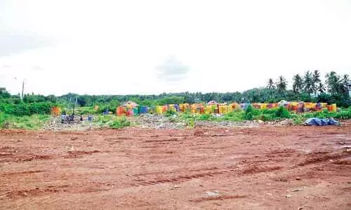 റ​വ​ന്യൂ ട​വ​റി​ന്​ മാ​ർ​ക്ക​റ്റ്​ ഭൂ​മി പ​ട്ടാ​മ്പി ന​ഗ​ര​സ​ഭ​യി​ൽ പോ​ര്