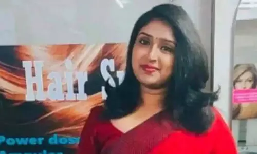 വ്യാജ അഭിഭാഷകയുടെ വീട്ടിൽ പരിശോധന; രേഖകൾ പിടിച്ചെടുത്തു