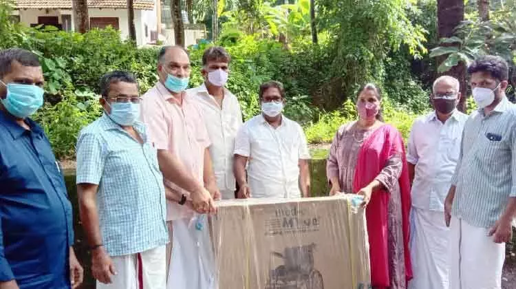 ജനത കൾച്ചറൽ സെൻറർ വീൽ ചെയർ നൽകി ജനത കൾച്ചറൽ സെൻറർ വീൽ ചെയർ നൽകി