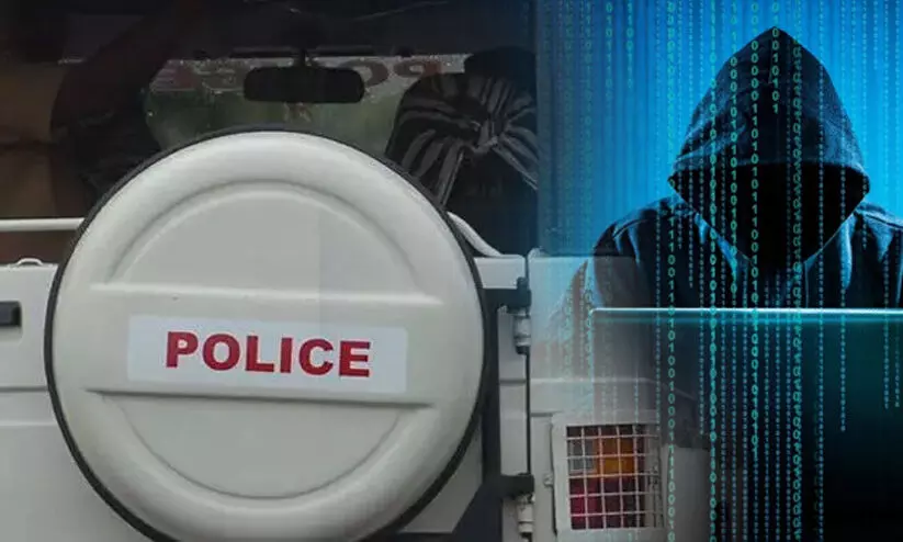 രാത്രി വനിതാ ജനപ്രതിനിധിയുടെ വീട്ടിലെത്തിയ പൊലീസ് മൊബൈൽ പിടിച്ചുവാങ്ങി രഹസ്യ ആപ് ഇൻസ്റ്റാൾ ചെയ്തെന്ന് രാത്രി വനിതാ ജനപ്രതിനിധിയുടെ വീട്ടിലെത്തിയ പൊലീസ് മൊബൈൽ പിടിച്ചുവാങ്ങി രഹസ്യ ആപ് ഇൻസ്റ്റാൾ ചെയ്തെന്ന്