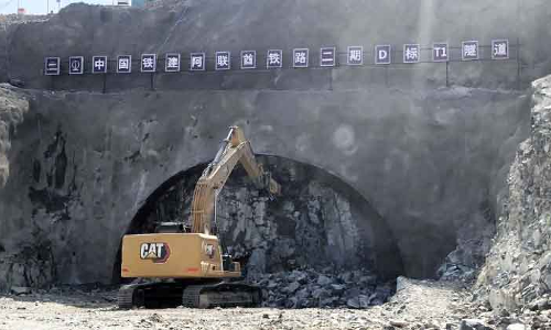 ദുബൈ-ഫുജൈറ ഇത്തിഹാദ്​ റെയിൽവേ : ഏറ്റവും വലിയ തുരങ്കം പൂർത്തിയായി