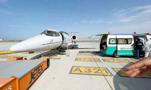 കോവിഡ്​ ന്യൂമോണിയ: രോഗിയെ എയർ ആംബുലൻസിൽ നാട്ടിലേക്ക്​ കൊണ്ടുപോയി