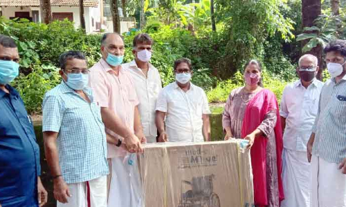 ജനത കൾച്ചറൽ സെൻറർ വീൽ ചെയർ നൽകി