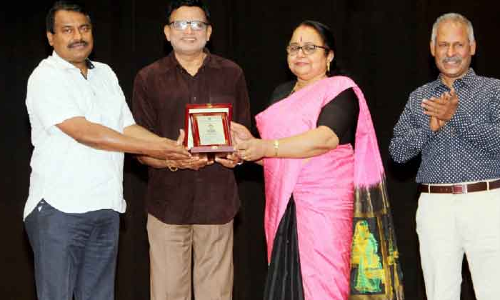 യാ​ത്ര​യ​യ​പ്പ്​ ന​ൽ​കി