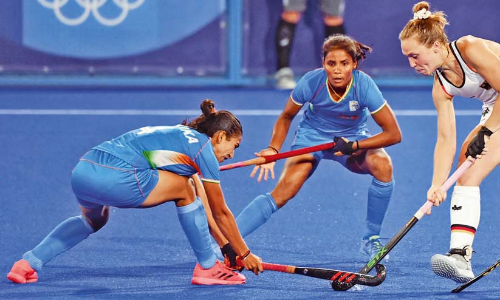 ഹോക്കിയിൽ വീണ്ടും തോറ്റ്​ വനിതകൾ