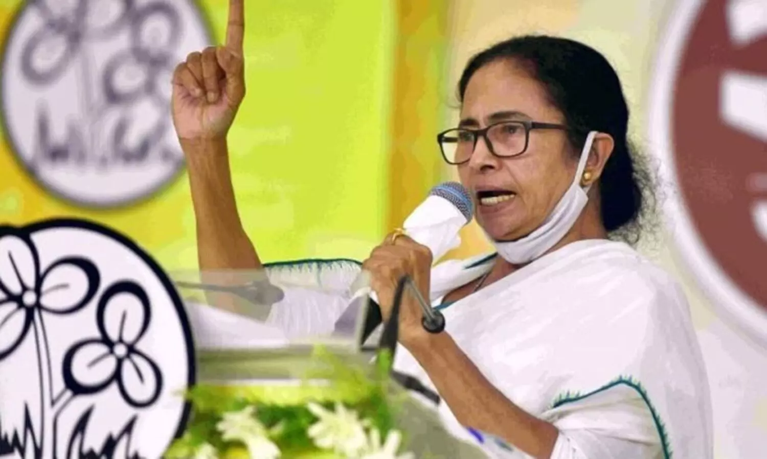 മമതക്ക്​ വധഭീഷണി; പ്രഫസർക്കെതിരെ കേസ്​