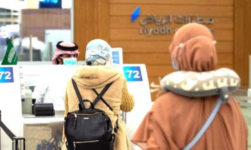 തൊ​ഴി​ൽ ക​രാ​ർ: ഇ​ൻ​ഷു​റ​ൻ​സ്​ പ​രി​ര​ക്ഷ അ​ടു​ത്ത​വ​ർ​ഷം മു​ത​ൽ