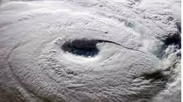 കാലാവസ്ഥാമാറ്റം: ഒമാനിൽ ചുഴലിക്കാറ്റുകൾ വർധിക്കാനിട കാലാവസ്ഥാമാറ്റം: ഒമാനിൽ ചുഴലിക്കാറ്റുകൾ വർധിക്കാനിട